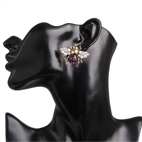 🐝 Betsey Johnson large bumble bee studs 🐝 - Picture 1 of 6